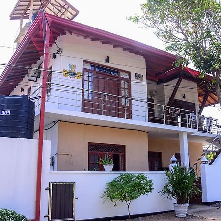 Channa Villa & Tours Bentota Buitenkant foto