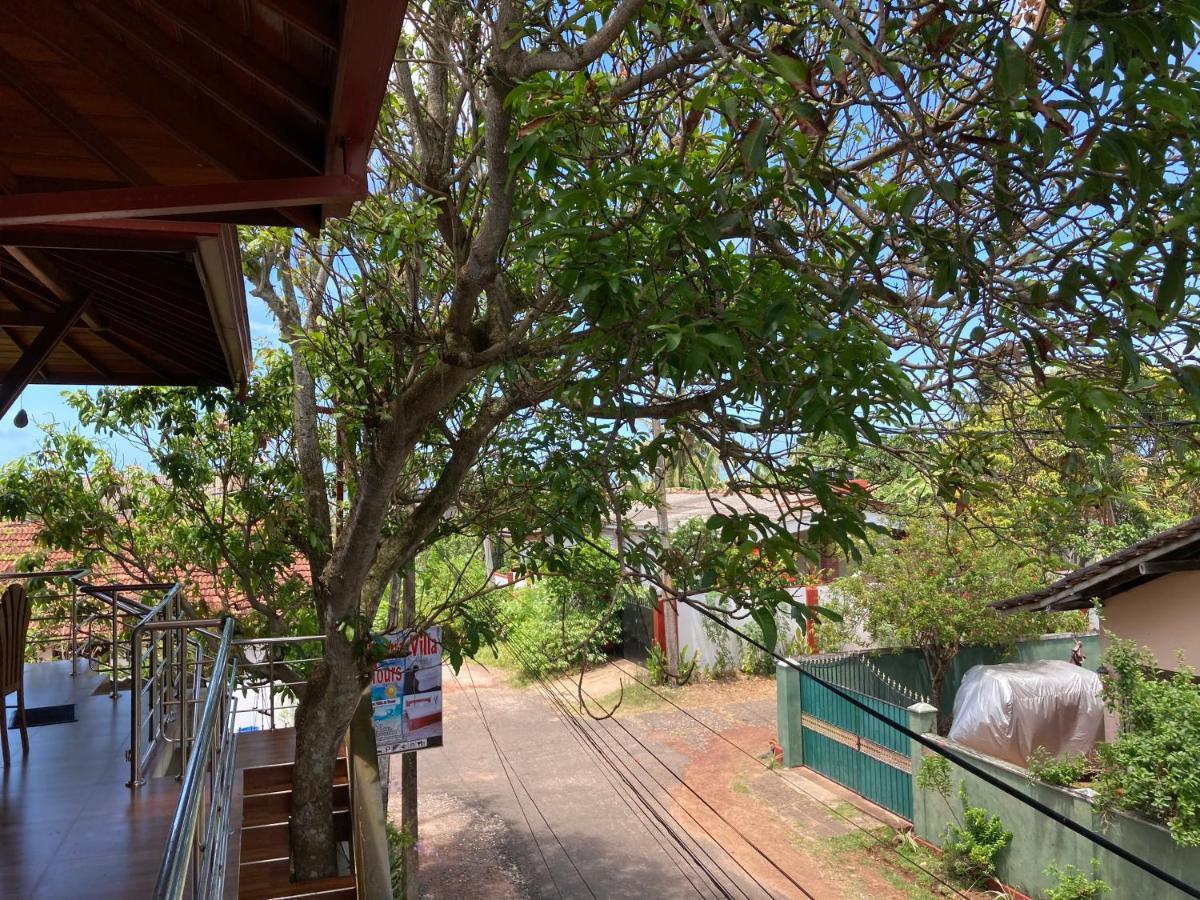 Channa Villa & Tours Bentota Buitenkant foto