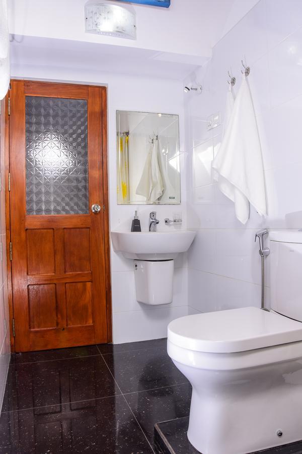 Channa Villa & Tours Bentota Buitenkant foto