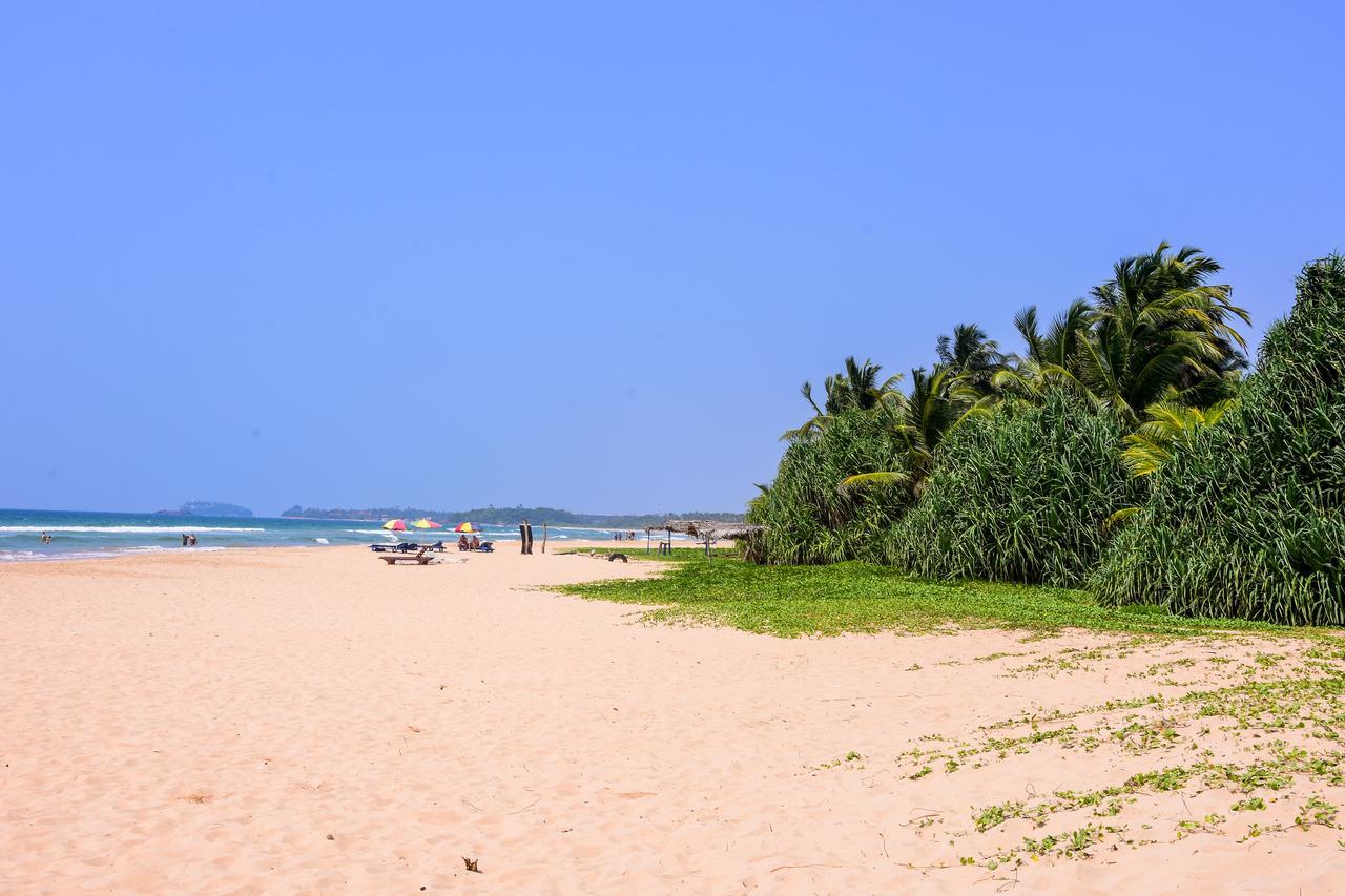 Channa Villa & Tours Bentota Buitenkant foto