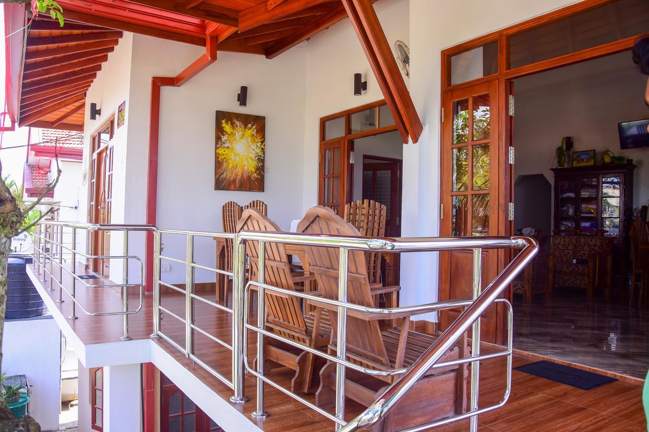 Channa Villa & Tours Bentota Buitenkant foto